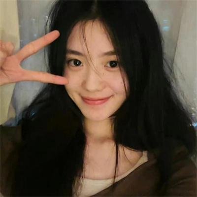 采蘑菇的夫妇